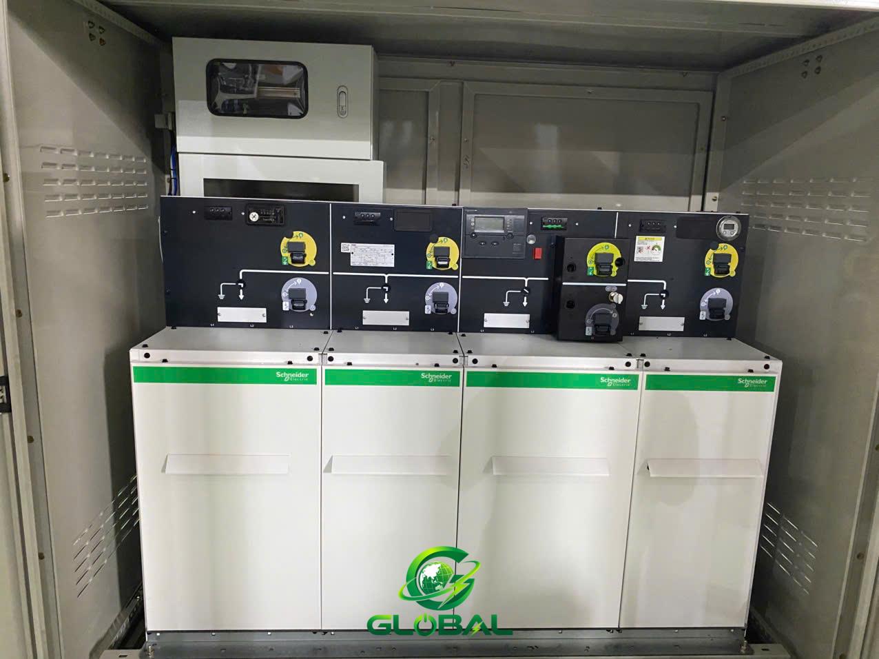 Tủ T300 - giám sát, đo lường điều khiển một ngăn máy cắt